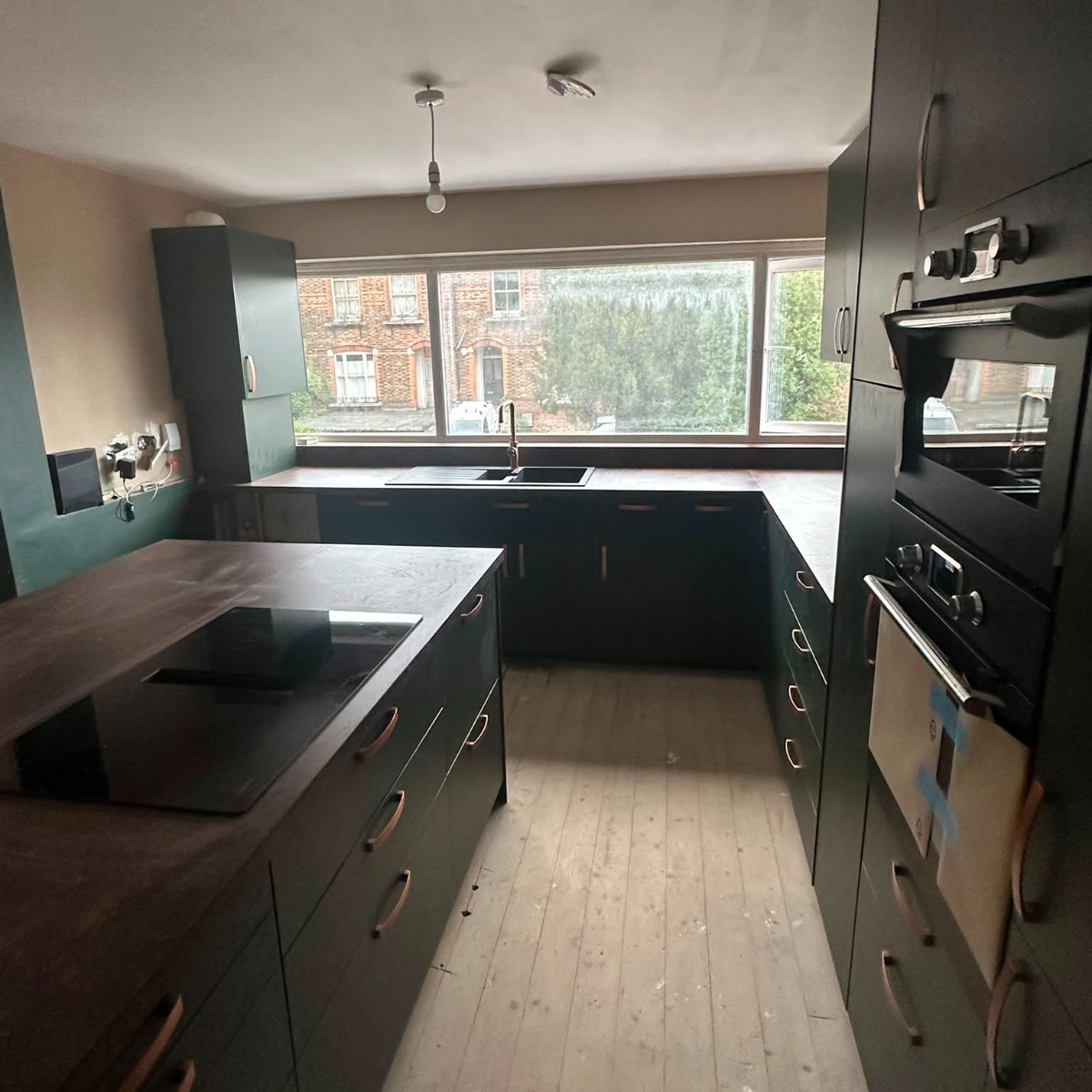 Maximum Space Efficiency in a Notting Hill Apartment